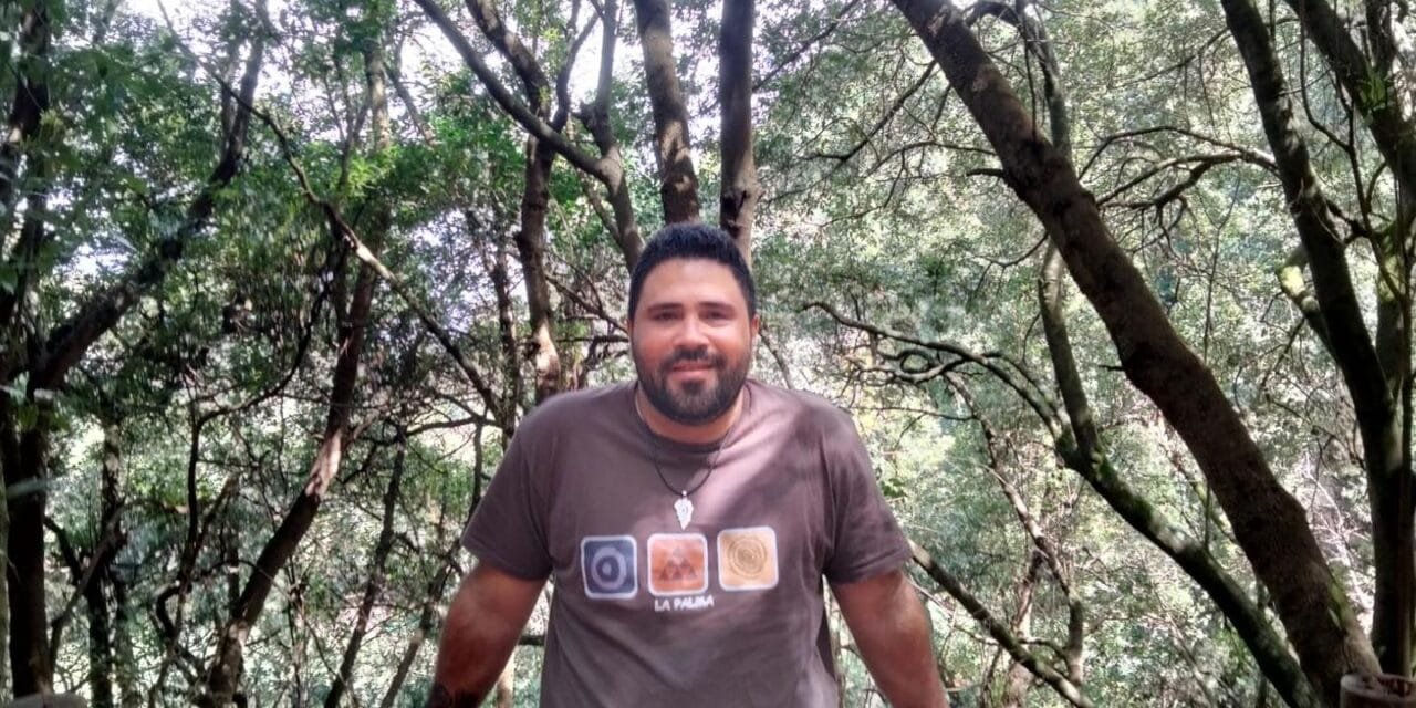 HABÍA ALGO ESPECIAL EN SU MIRADA