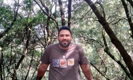 HABÍA ALGO ESPECIAL EN SU MIRADA