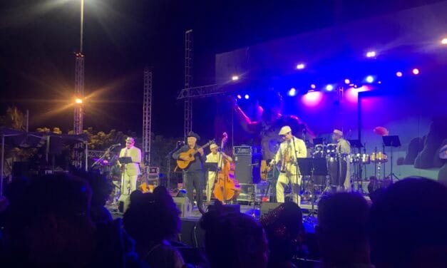 ELIADES OCHOA EN EL CARNAVAL DE LOS LLANOS DE ARIDANE