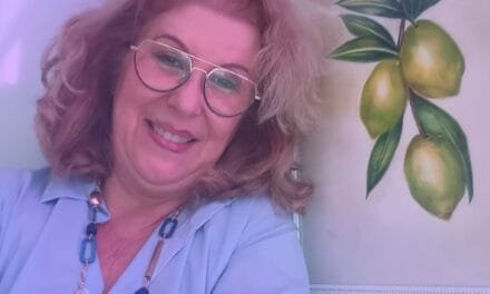 LUCY GÓMEZ AUTORA DE RINCONES DEL ALBA