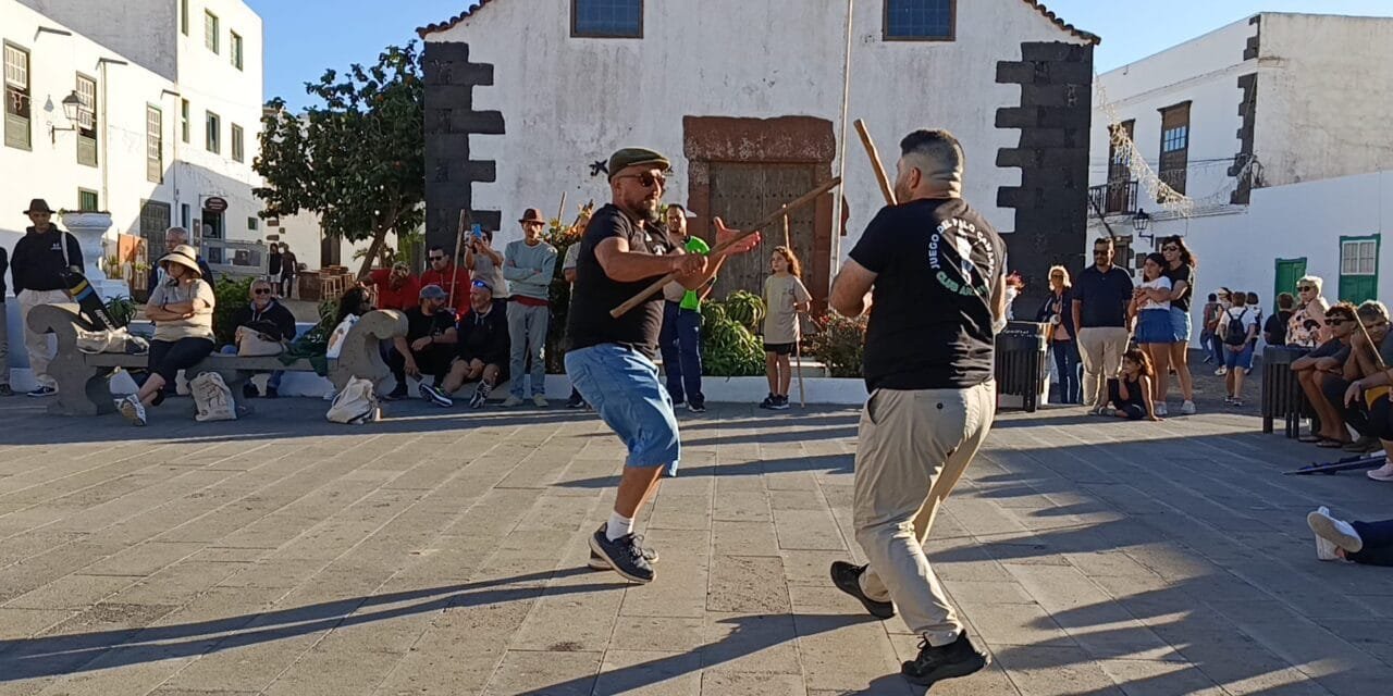 EL CLUB ARAGAVIA EN LA II JORNADA DE JUEGO DE PALO CANARIO EN TEGUISE, LANZAROTE, REPRESENTANDO EL PALO CORTO TRANSMITIDO POR CARLOS MOLINA