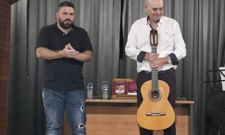 PRESENTACIÓN DE DÉCIMAS DE CUMBRE A COSTA EN EL TEATRINO DE LOS SAUCES
